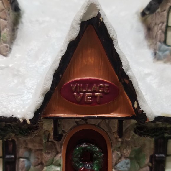 Hawthorn Village Thomas Kinkade Christmas Light Up Village Vet - Picture 2 of 7